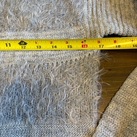 Sleeping on Snow Anthropologie Nuvola Sweater Womens M Wool Blend Ruffle Eyelash - Picture 6 of 11